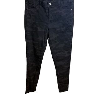 Social Standard by Sanctuary | Black Camouflage Skinny Pants | Sz 6
